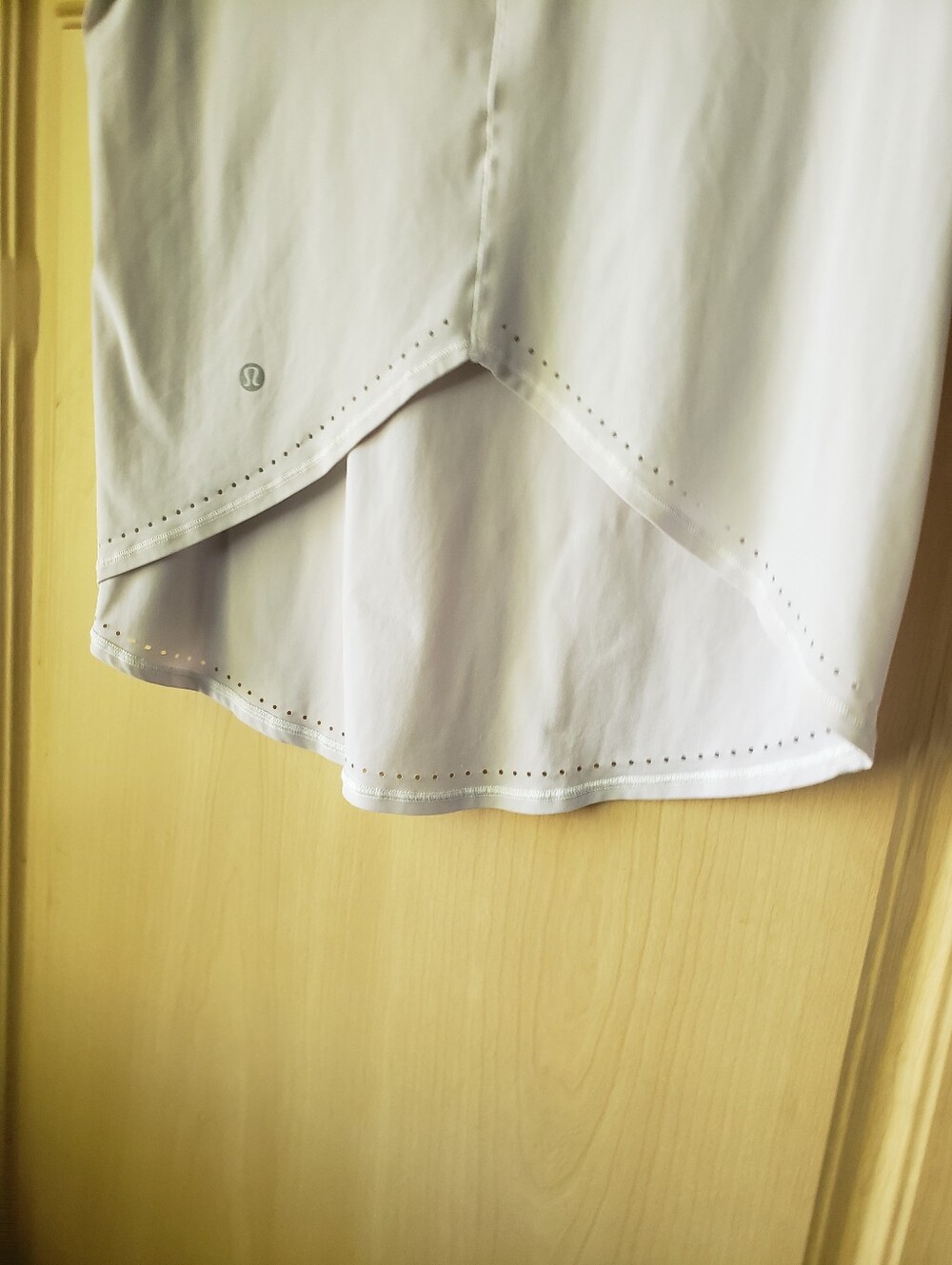 Lululemon Rise And Run White Short-Sleeve Performance Tee - Picture 6 of 8